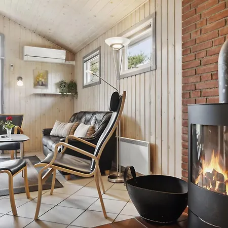 Erlinda - 3-1km From The Sea By Interhome Nyaraló Bolilmark