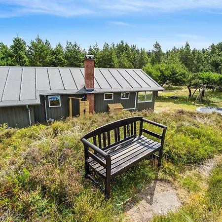 Erlinda - 3-1km From The Sea By Interhome Nyaraló