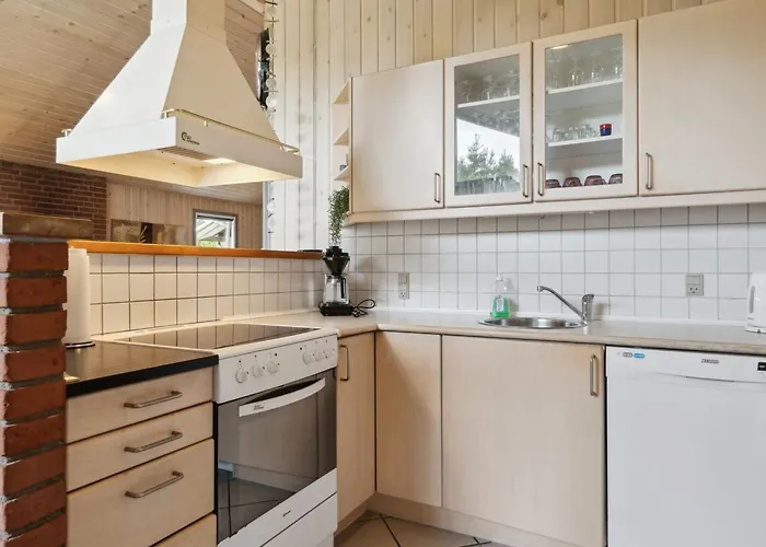 Erlinda - 3-1km From The Sea By Interhome