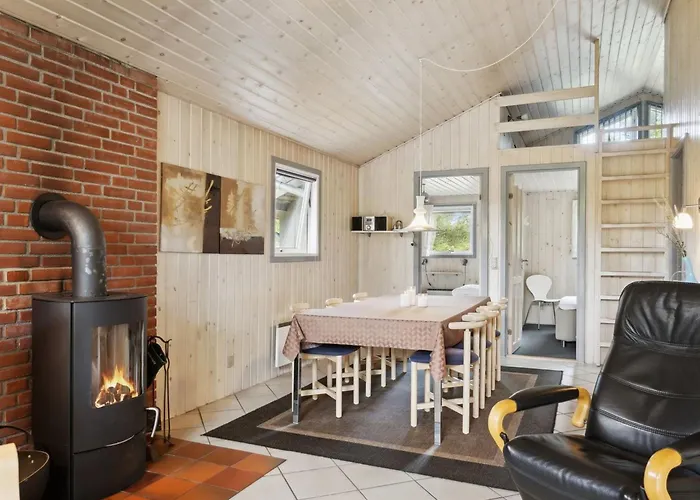 Prázdninový dům Erlinda - 3-1km From The Sea By Interhome